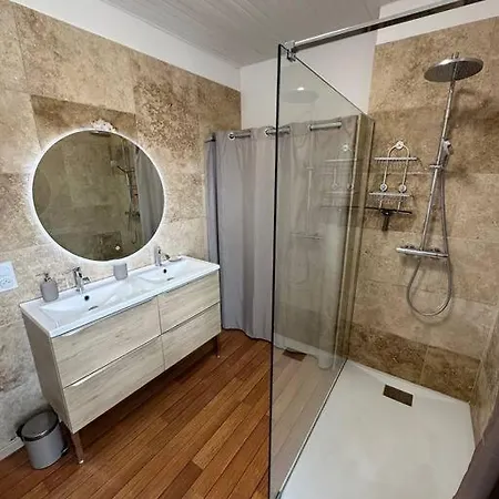 Magnifique Mas Provencal, 3 Chambres, Mezzanine Et Piscine Au Centre De Goudargues * Goudargues