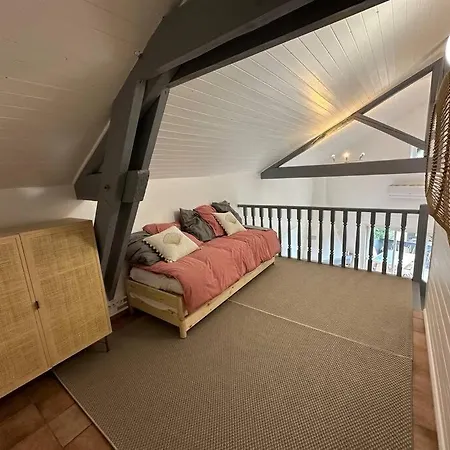 Magnifique Mas Provencal, 3 Chambres, Mezzanine Et Piscine Au Centre De Goudargues *