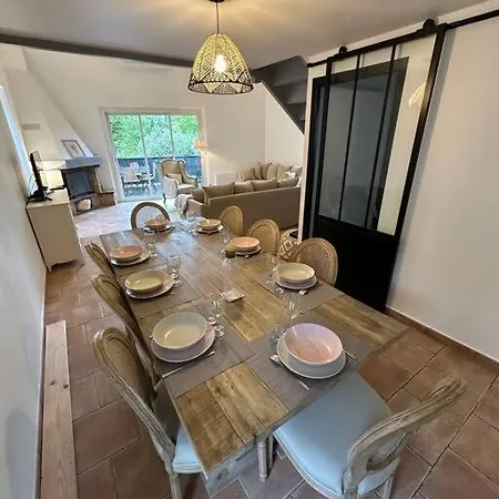 Magnifique Mas Provencal, 3 Chambres, Mezzanine Et Piscine Au Centre De Goudargues Goudargues