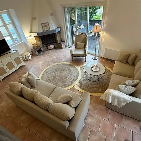 Villa Magnifique Mas Provencal, 3 Chambres, Mezzanine Et Piscine Au Centre De Goudargues *
