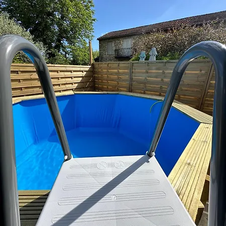 Magnifique Mas Provencal Avec Piscine Au Centre De Villa