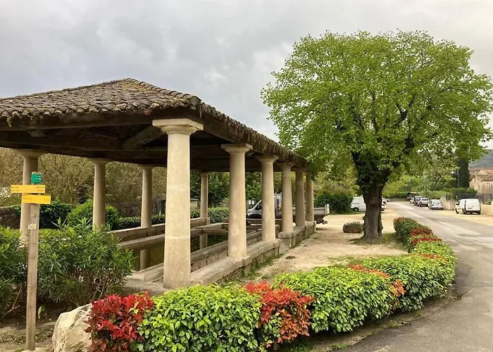 Villa Magnifique Mas Provençal Avec Piscine Au Centre De *