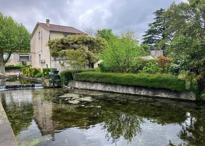 Magnifique Mas Provençal Avec Piscine Au Centre De * Goudargues