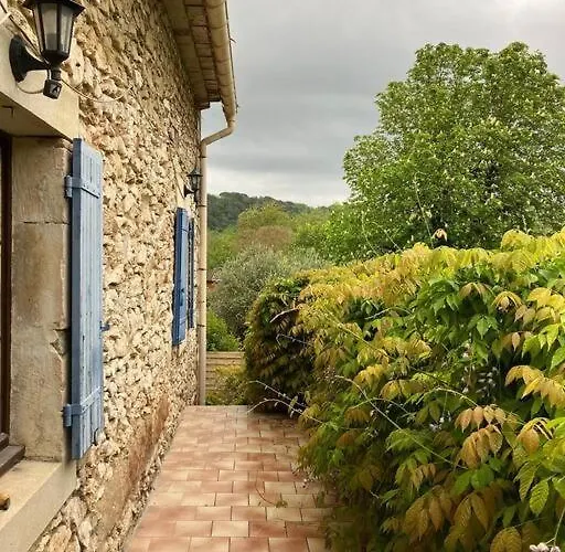 Magnifique Mas Provençal Avec Piscine Au Centre De *