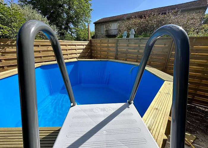 Magnifique Mas Provençal Avec Piscine Au Centre De Villa